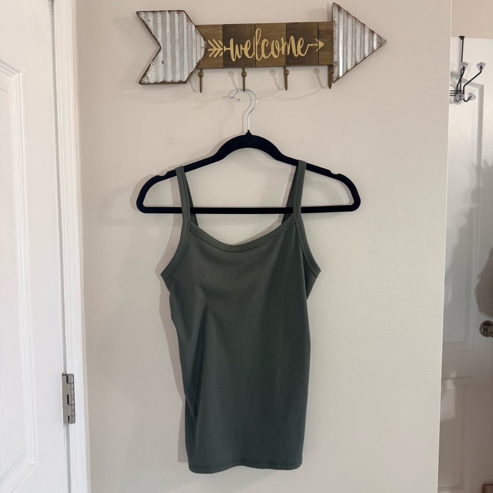 No Boundaries Olive Scoop Neck Tank Top Size Medium